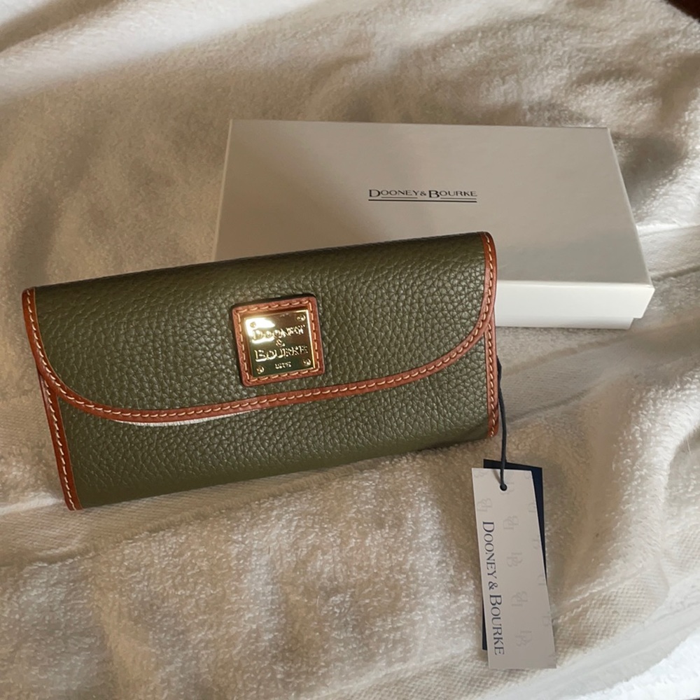 Dooney and Bourke Continental Clutch